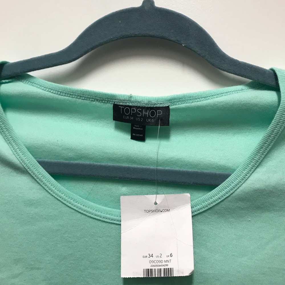 Crop top - Picture 2 of 2